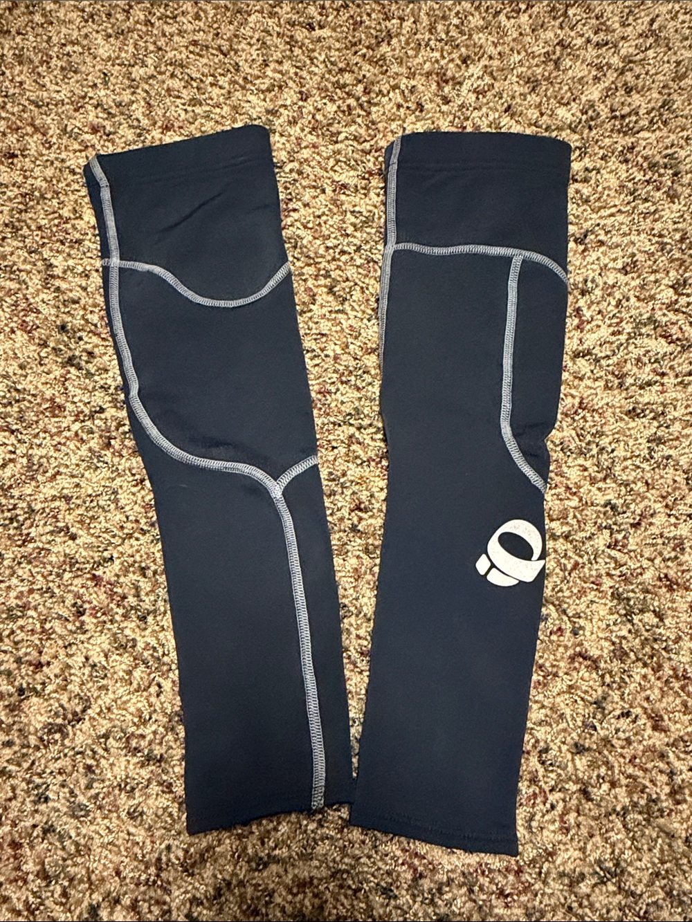 Pearl Izumi Black Arm Warmers with Gray Contrast Stitching